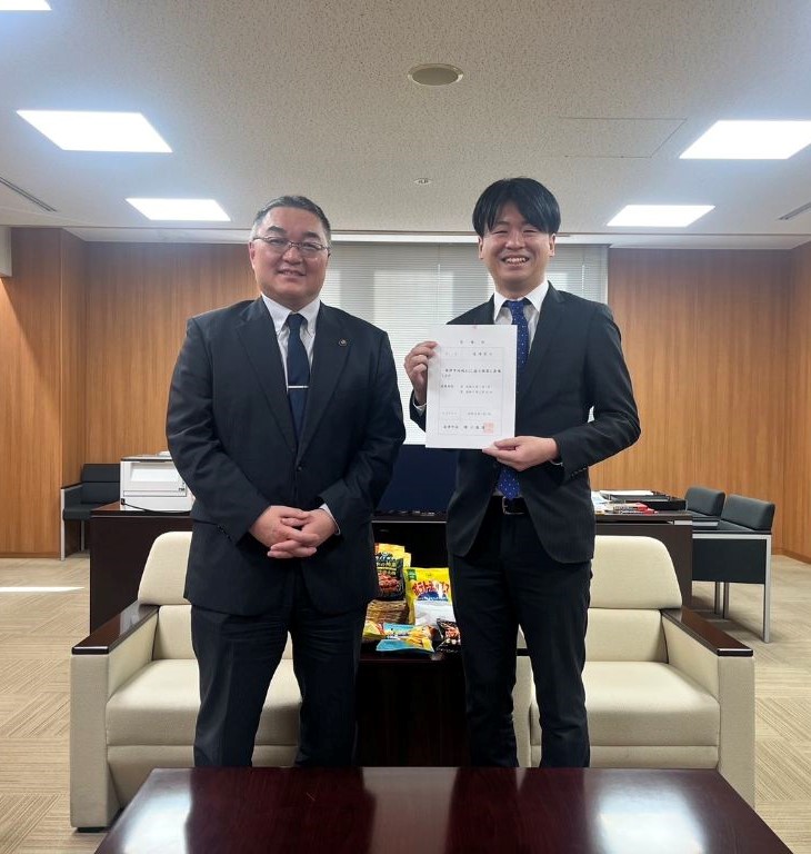 地域おこし協力隊委嘱状交付写真