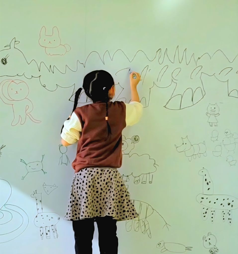 ホワイトボードに春を描こう写真