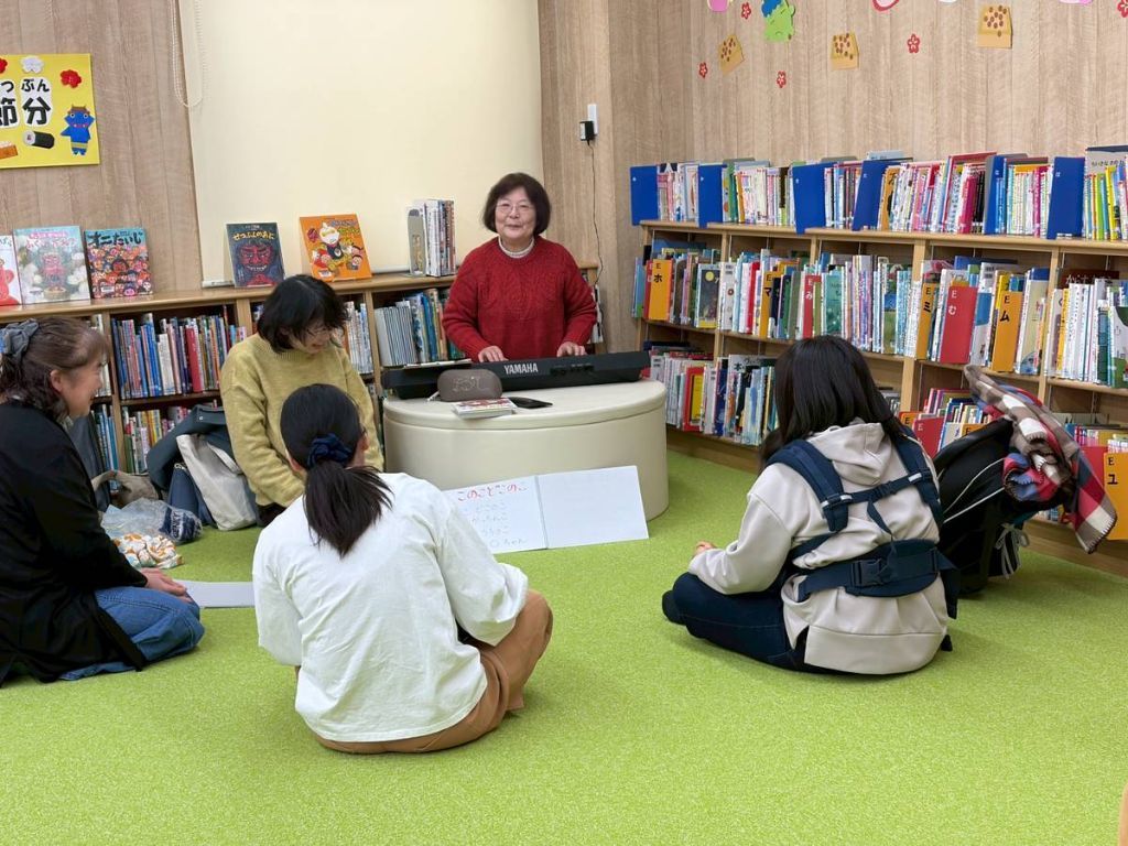 ぴよぴよおはなしかいの様子