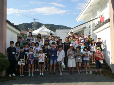 関ケ原歴史民俗資料館で集合写真の画像