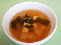 豆腐と大根のお味噌汁の写真