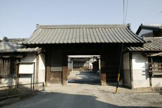 西願寺山門の写真