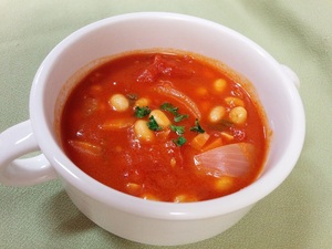 大豆のトマトスープの写真