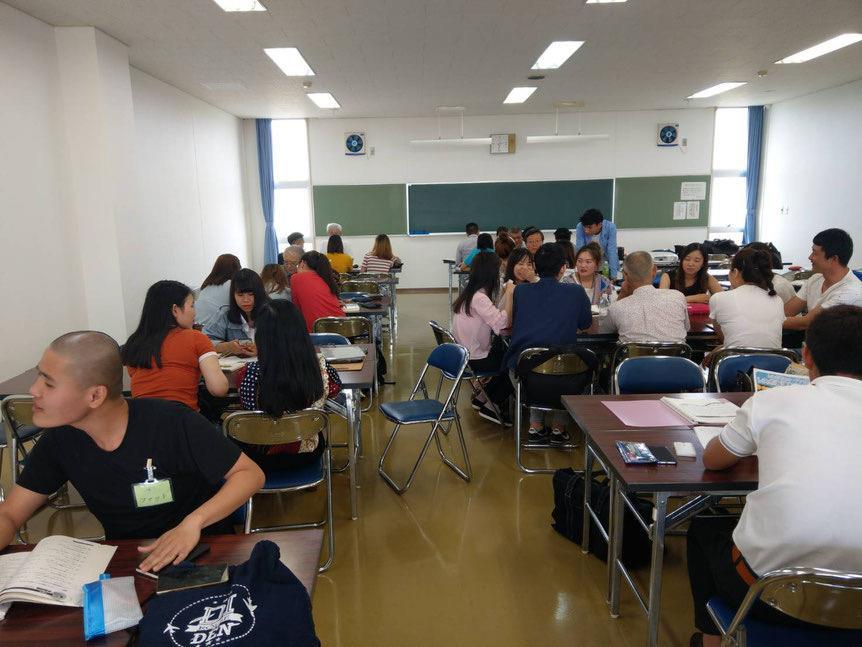 日本語教室の全体の様子