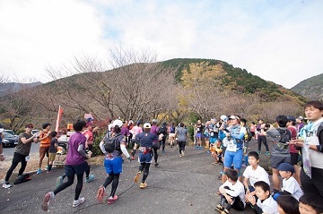 登山競争当日の様子の画像