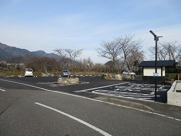 東側から見た北部浄水公園の写真